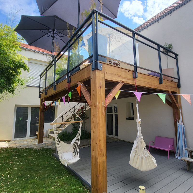 490_TERRASSE_SUR_PILOTIS
